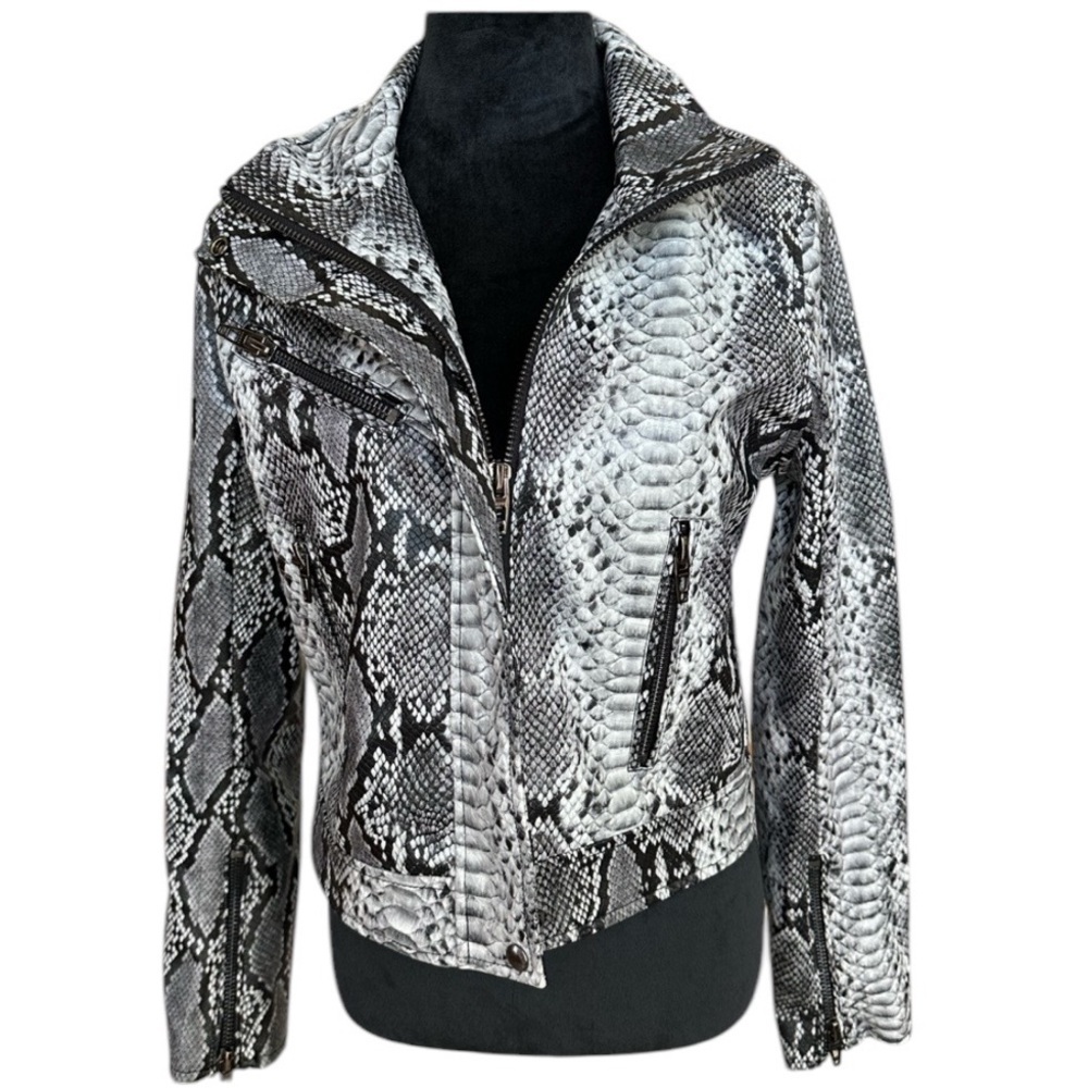 Blank NYC Wonens Snake Print Faux Leatger Moto Jacket size‎ Medium
